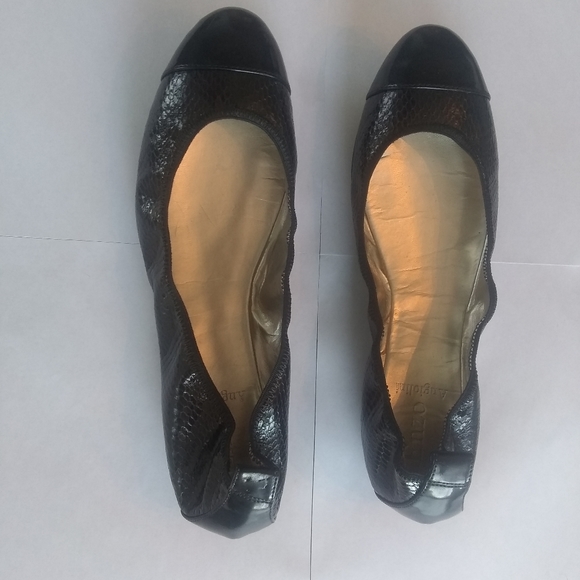 Enzo Angionlini Black Cap Toe Snake Flats 9 - Picture 2 of 3